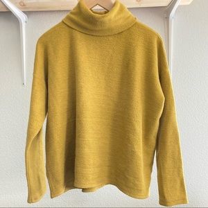 Mustard Turtleneck sweater